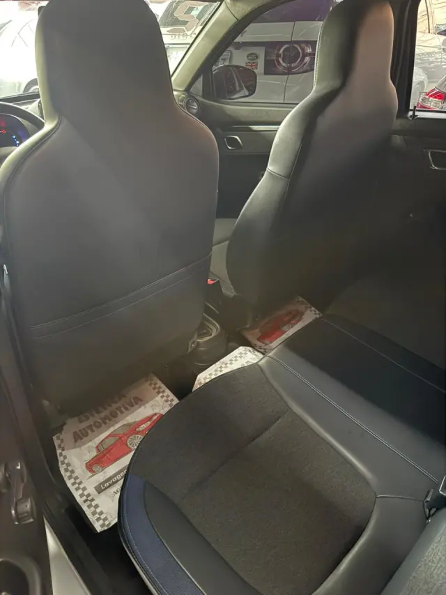 Foto 7 de Renault KWID 1.0 INTENSE