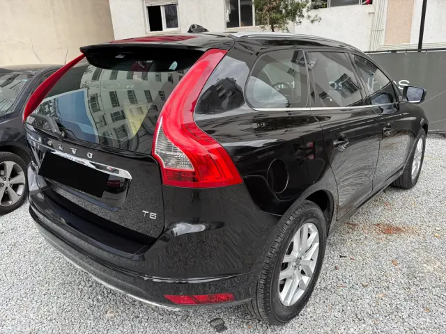 Foto 3 de Volvo XC60 2.0 T5