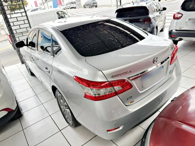 Foto 4 de Nissan SENTRA 2.0 UNIQUE