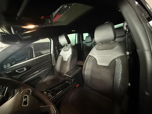 Foto 12 de Jeep COMMANDER 2.0 BLACK HAWK HURRICANE