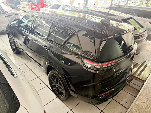 Foto 7 de Jeep COMMANDER 2.0 BLACK HAWK HURRICANE