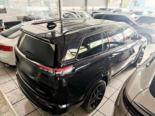 Foto 3 de Jeep COMMANDER 2.0 BLACK HAWK HURRICANE