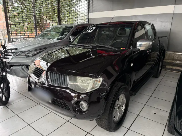 Foto 2 de Mitsubishi L200 3.5 TRITON HPE