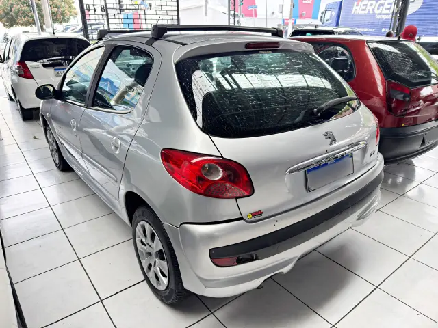 Foto 3 de Peugeot 207 1.4 XR