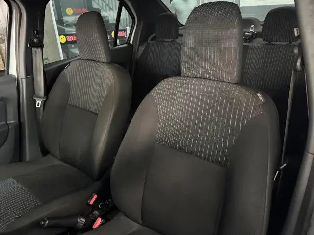 Foto 8 de Renault LOGAN 1.0 LIFW