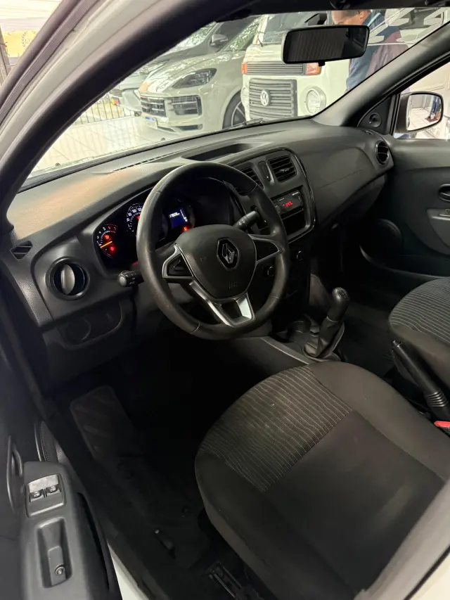 Foto 7 de Renault LOGAN 1.0 LIFW