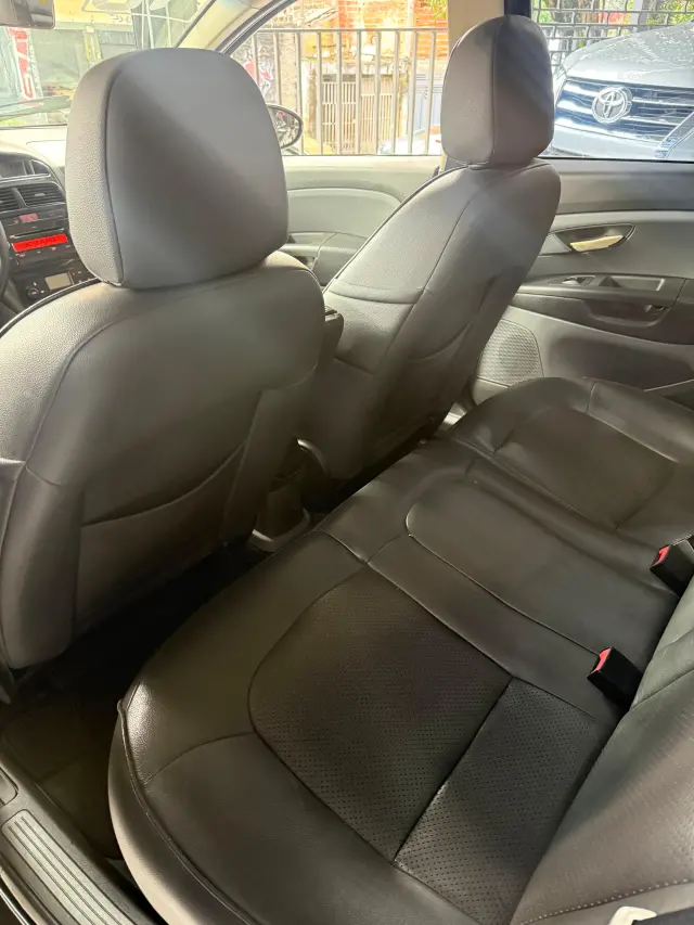 Foto 7 de Fiat LINEA 1.9 ABSOLUTE