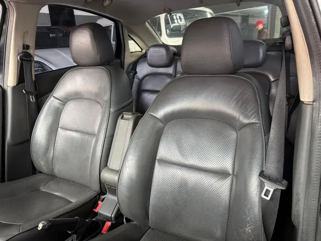 Foto 9 de Fiat LINEA 1.9 ABSOLUTE
