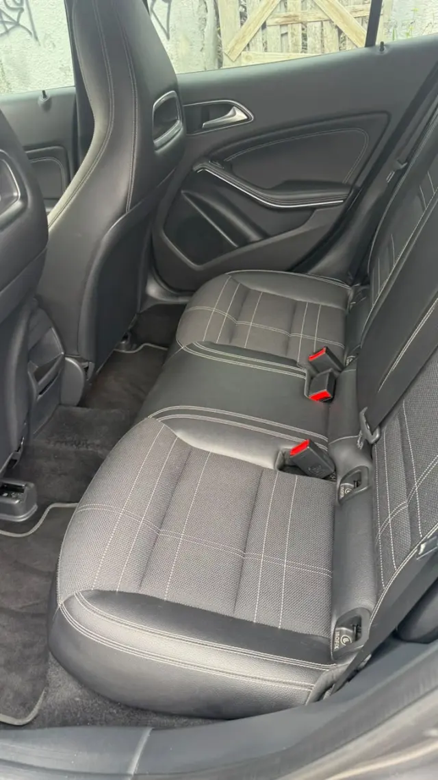 Foto 13 de Mercedes Benz GLA 200 1.6 ADVANCE