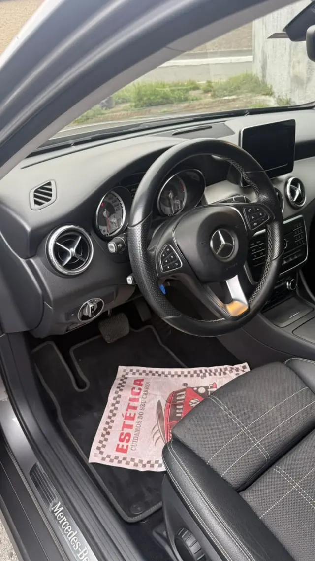 Foto 11 de Mercedes Benz GLA 200 1.6 ADVANCE