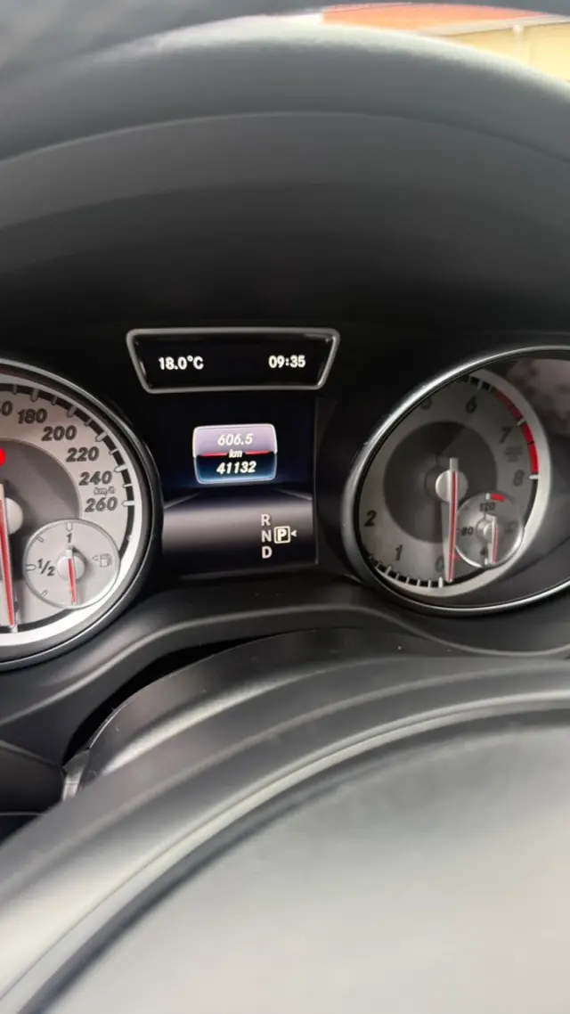 Foto 7 de Mercedes Benz GLA 200 1.6 ADVANCE