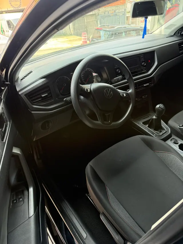 Foto 8 de Volkswagen POLO 1.0 TRACK