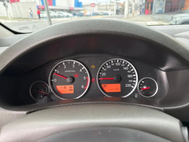 Foto 2 de Nissan FRONTIER 2.5 SV ATTACK